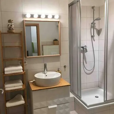 1 Am Bahnhof Apartment *