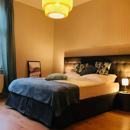 1 Am Bahnhof Apartment *