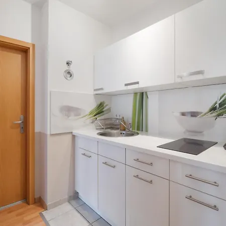 1 Am Bahnhof דירה *