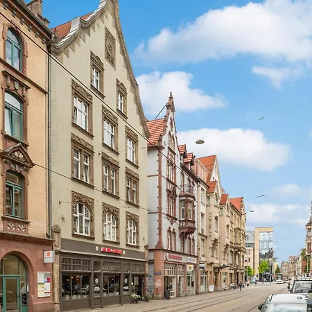 1 Am Bahnhof * Erfurt