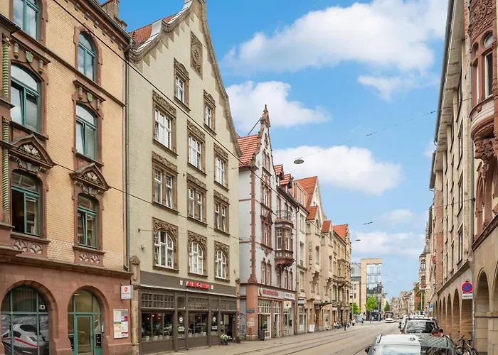 1 Am Bahnhof * ארפורט